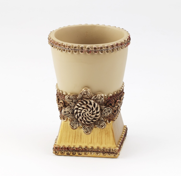 TUMBLER BRAIDED MEDALLIN